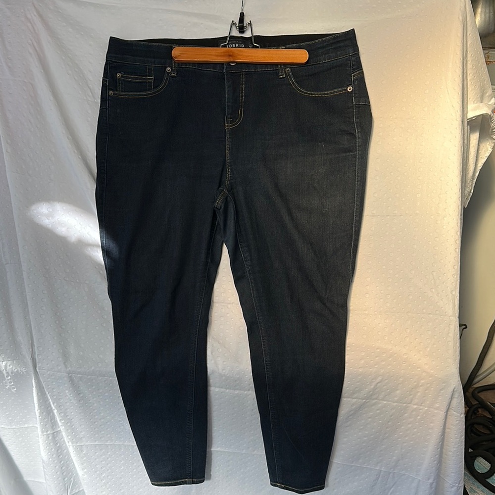 Torrid Blue Ankle Cropped Jeans with Sleek Tapered Fit
